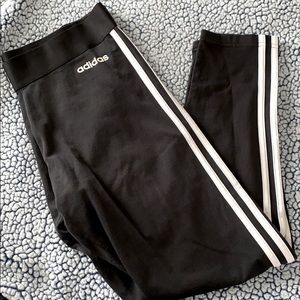 ⚫️⚪️Adidas Women’s Cropped Leggings⚫️⚪️